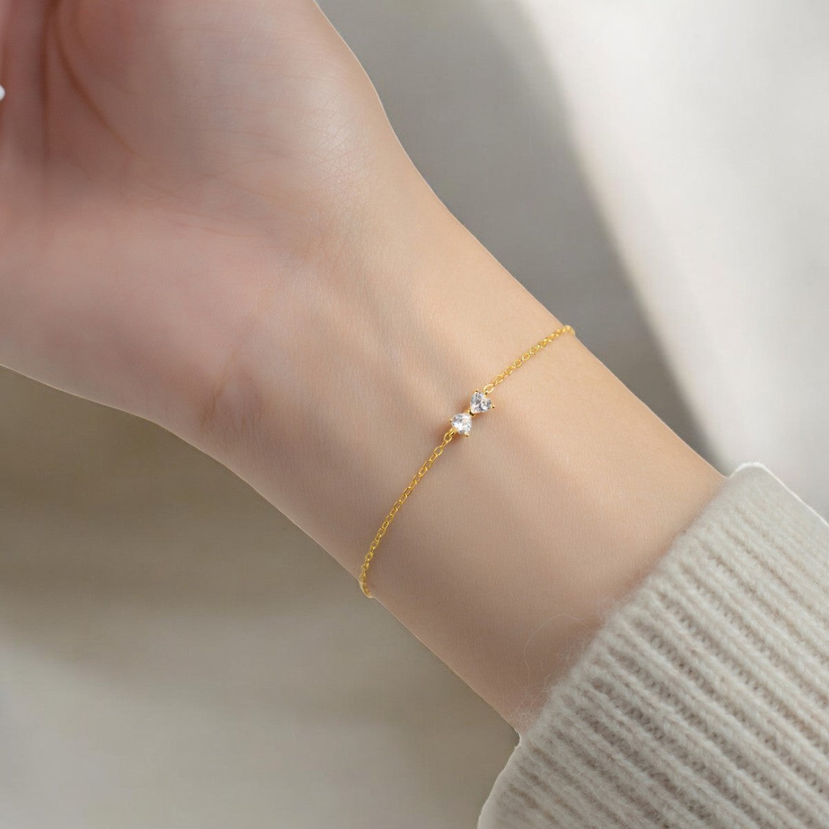 Bow of Eternity Bracelet Gold 1
