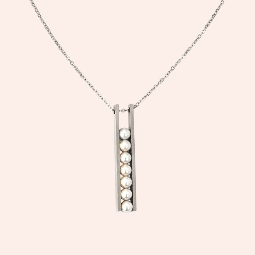 Dazzling Charm Necklace Pearl 2