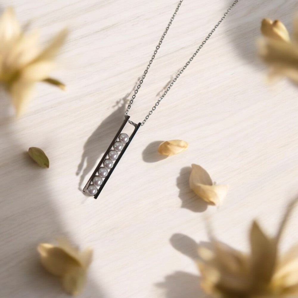 Dazzling Charm Necklace Pearl 3