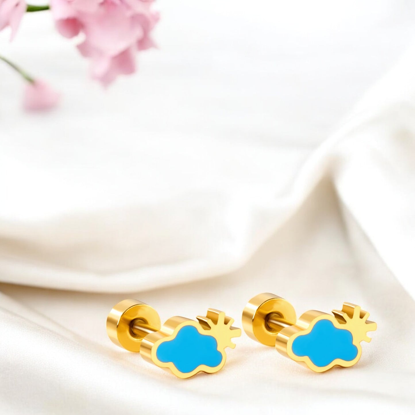 Dreamy Cloud Stud Earrings Gold 2