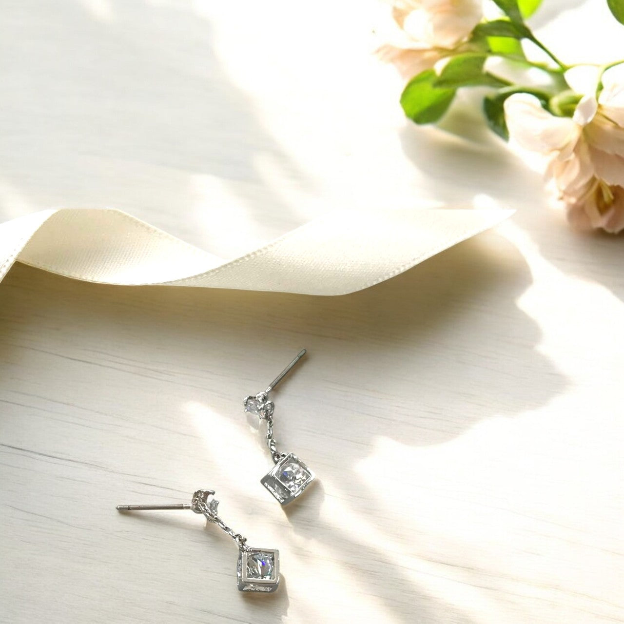 Ethereal Cube Earrings Silver 1