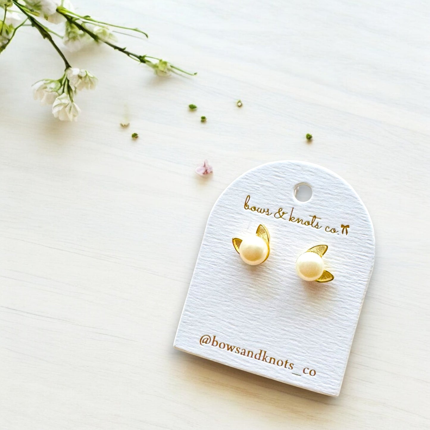 Feline Glow Studs Gold 2