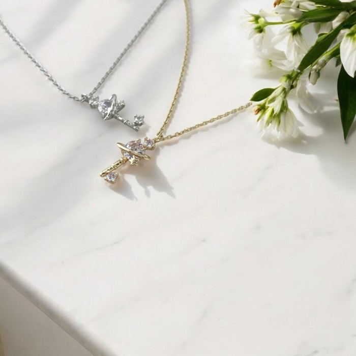 Gleaming Lock Necklace 1