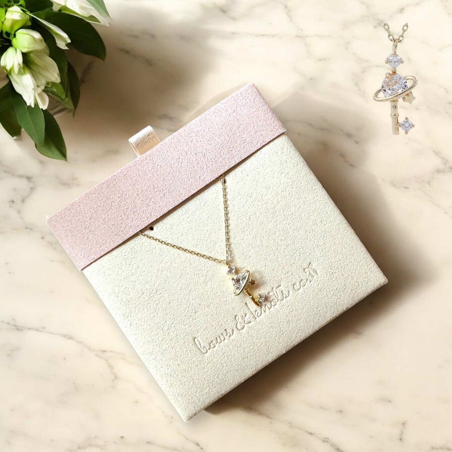 Gleaming Lock Necklace 5