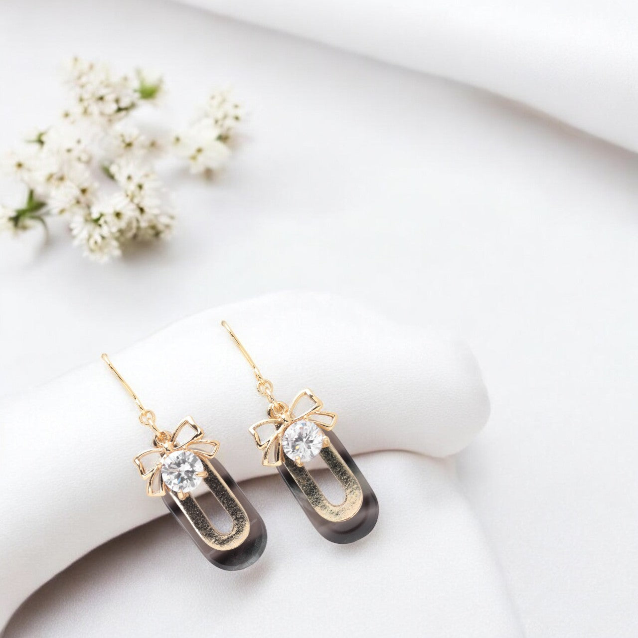 Golden Grace Bowknot Earrings 3