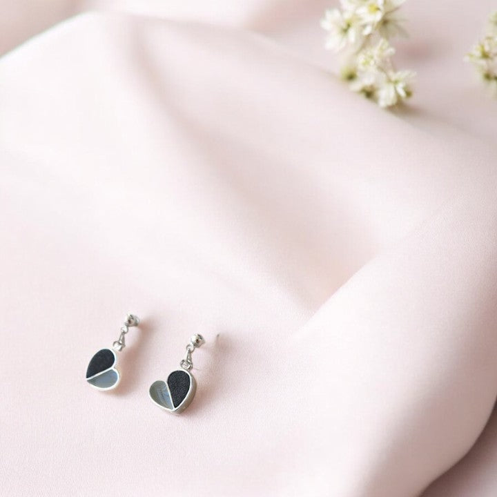 Love Drops Sweetheart Earrings Gray 1