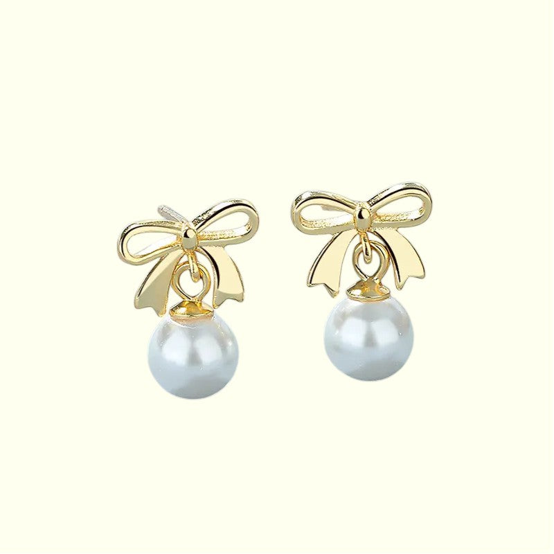 Lustrous Belle Earrings Gold 3