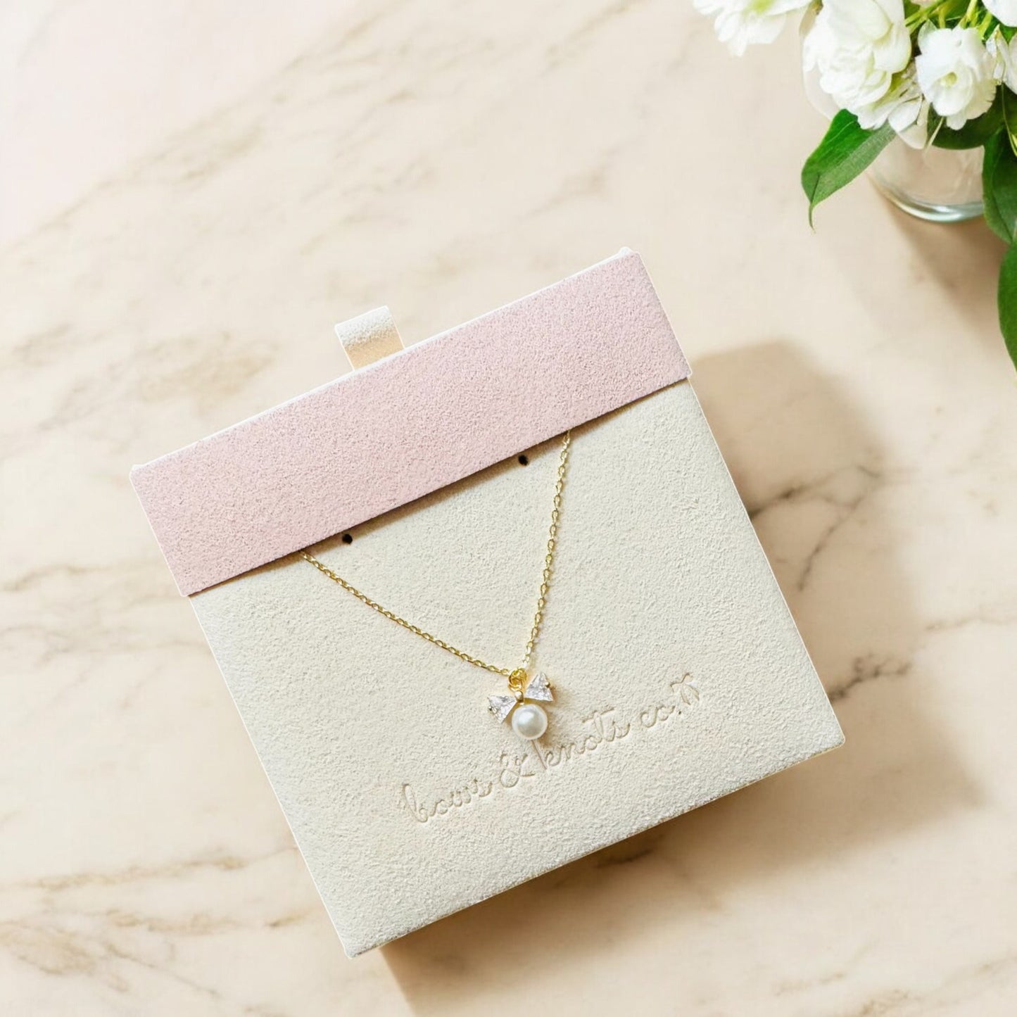 Lustrous Bow Necklace 3