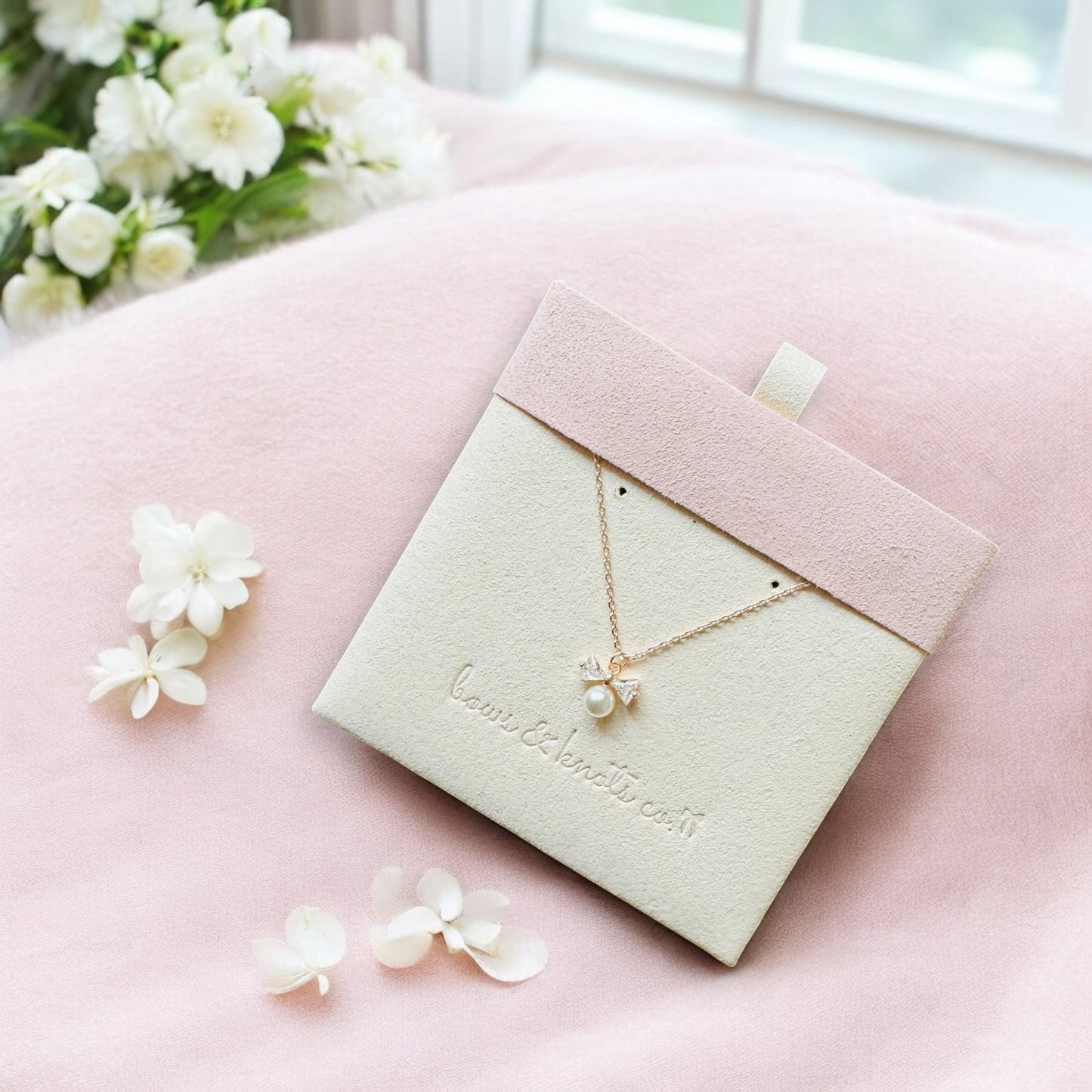 Lustrous Bow Necklace 5