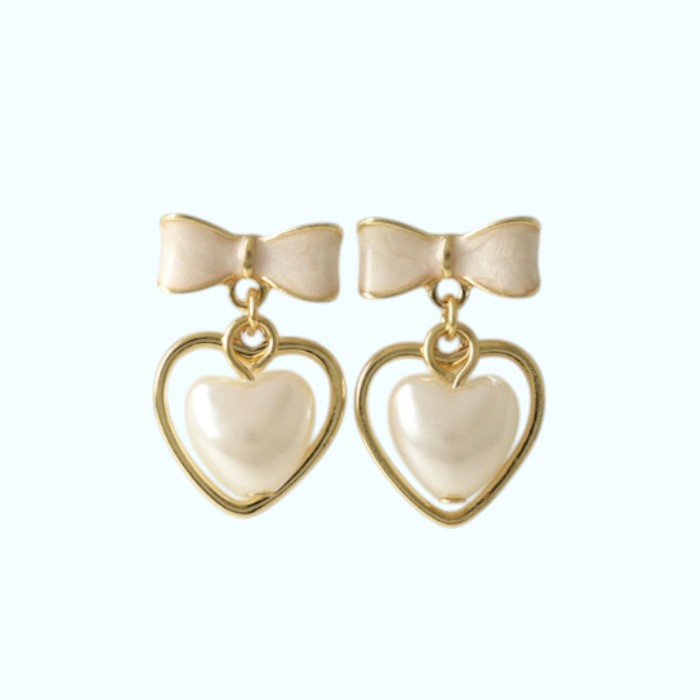 Milky Heartbow Earrings 5