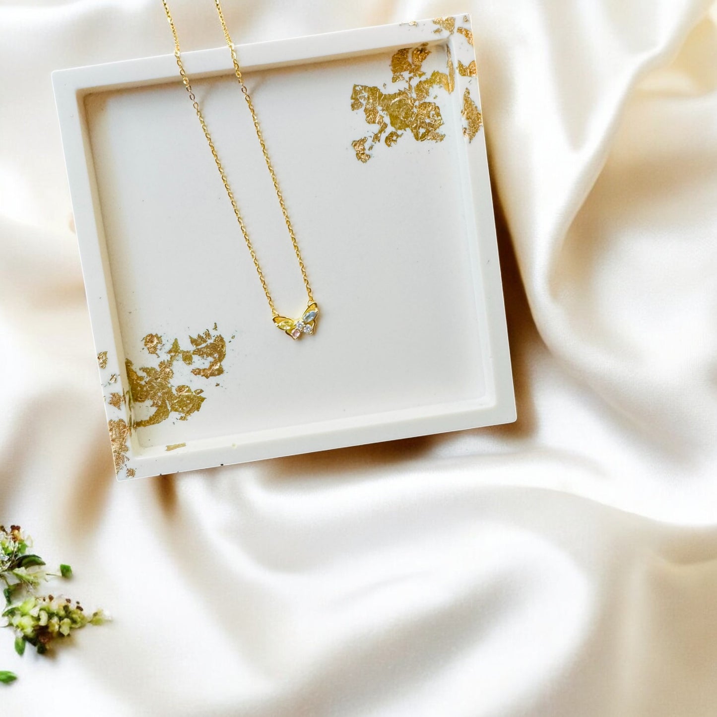 Radiant Butterfly Pendant Necklace Gold -2