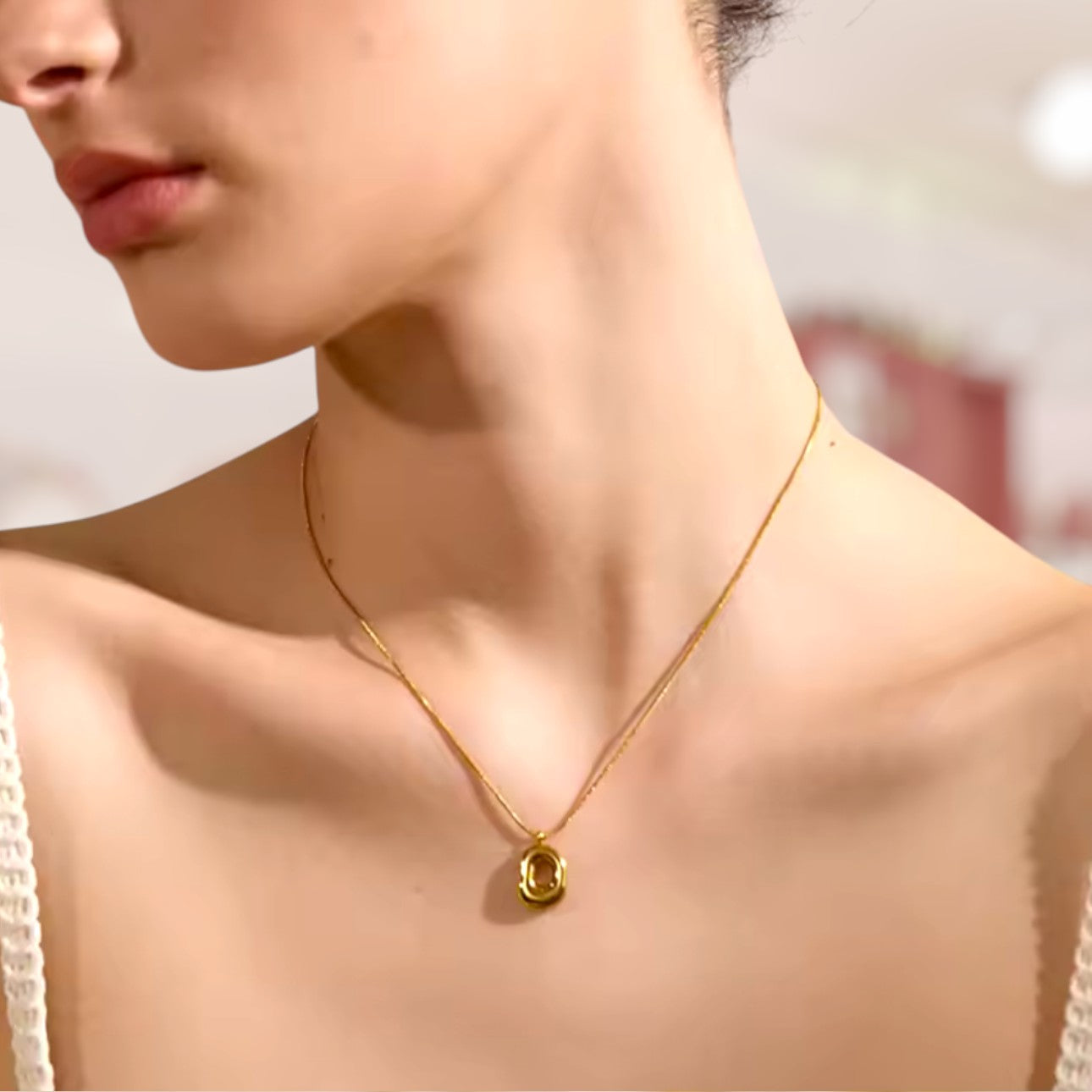 Silent Loop Necklace 2