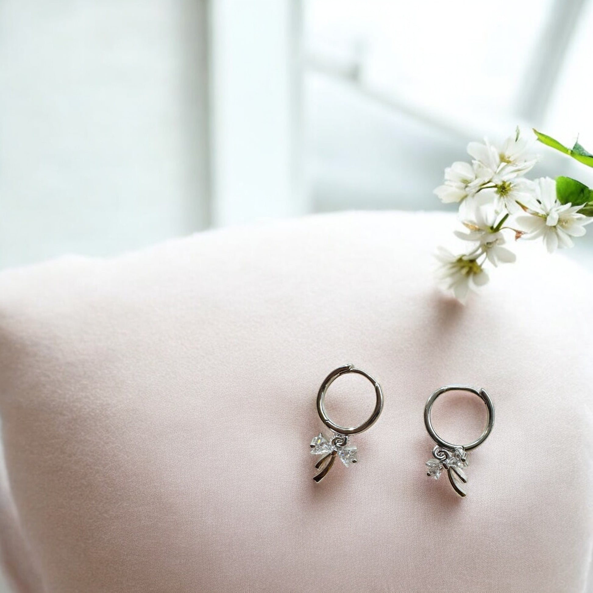 Simplicity Bowknot Hoops 2