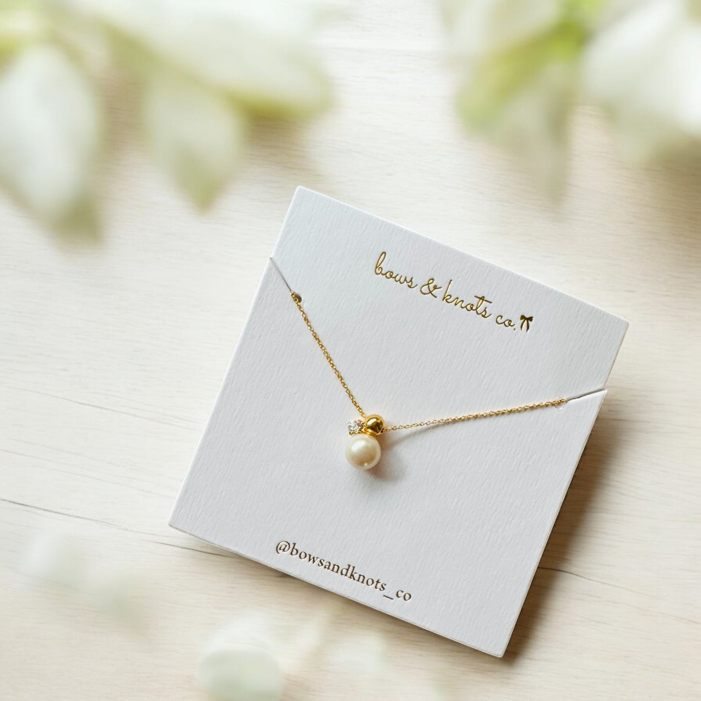Timeless_Drop_Necklace_Gold_3