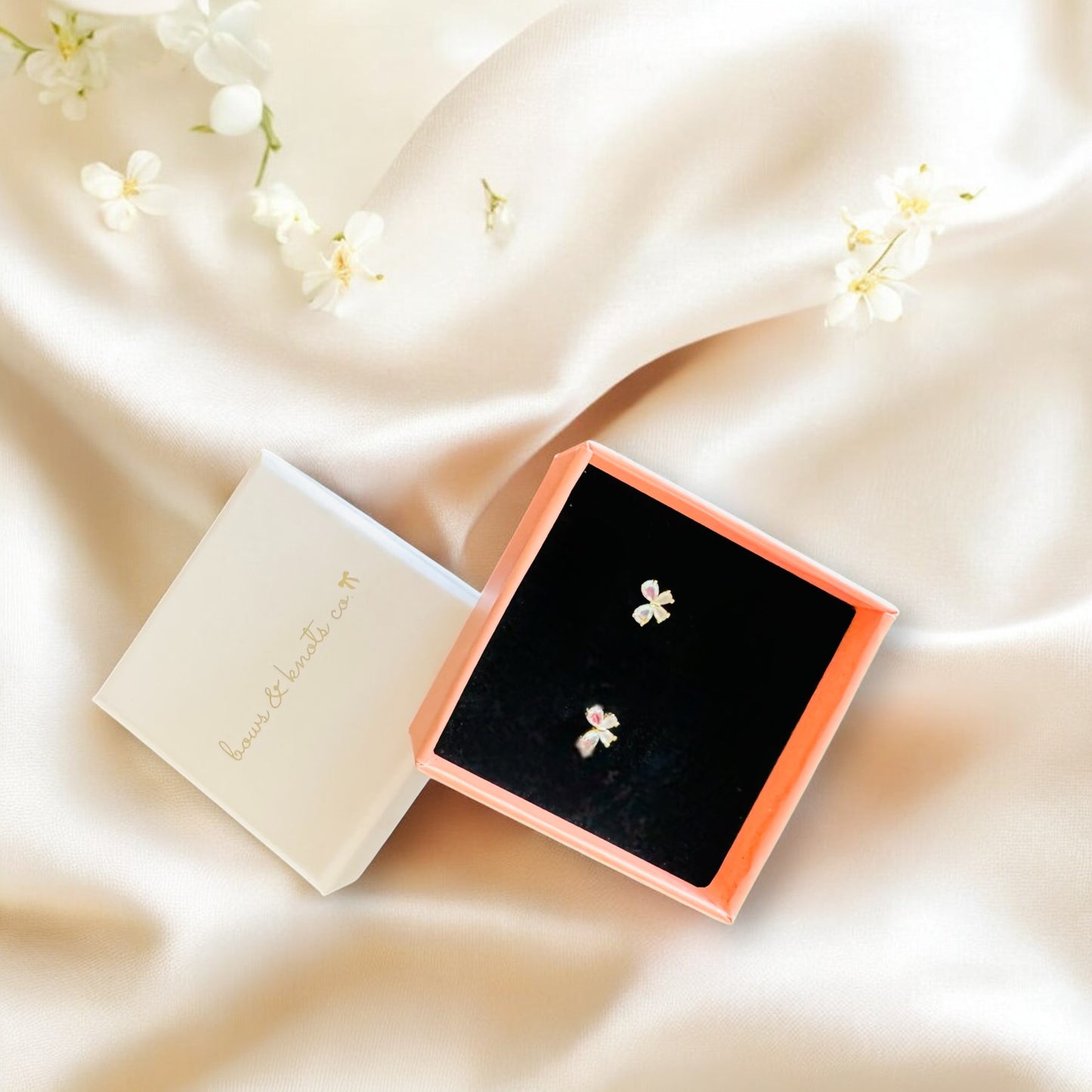 Twilight Bowknot Stud Earrings 4