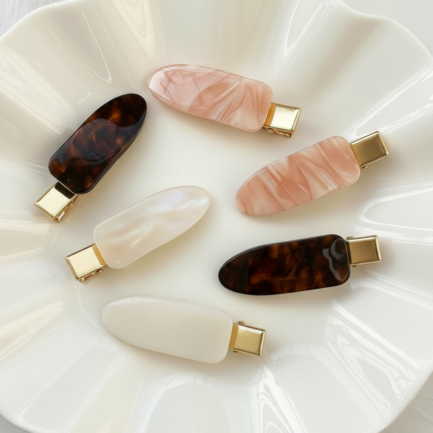 Airy Curve Hair Clip 1